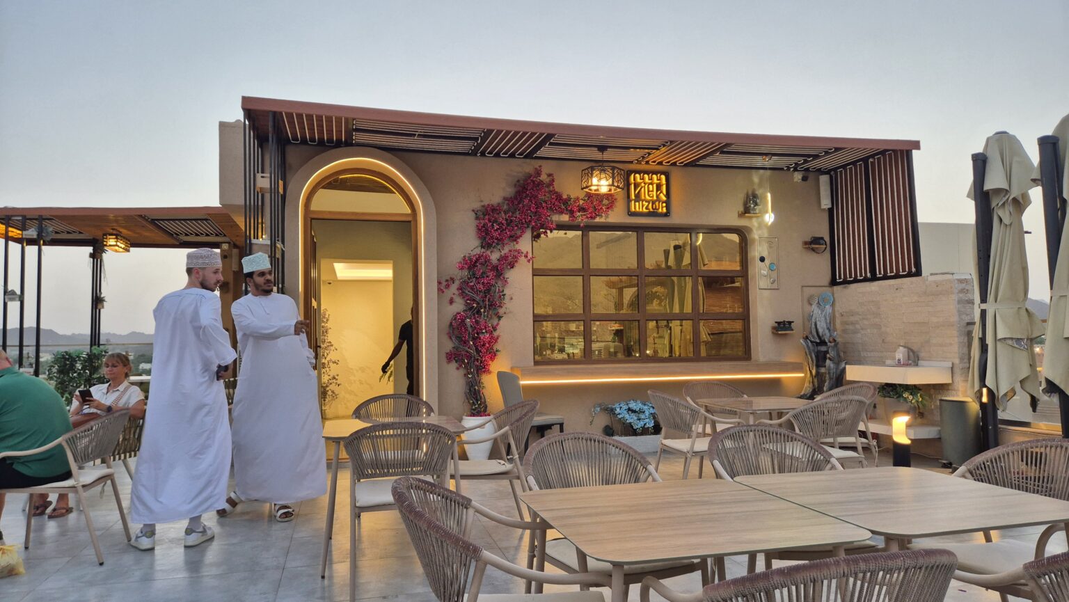 Thomas Tischler Reisen Oman Dachterasse